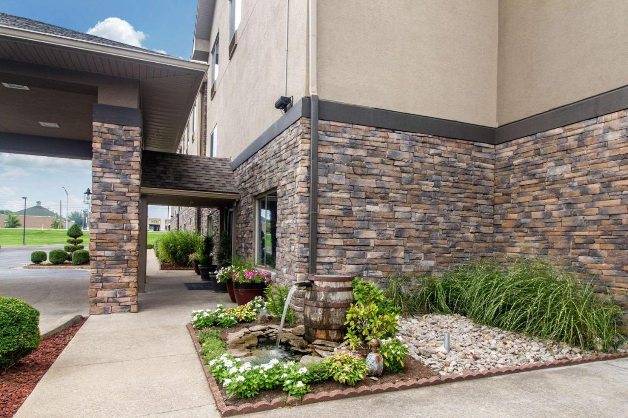 Comfort Suites Danville Bagian luar foto